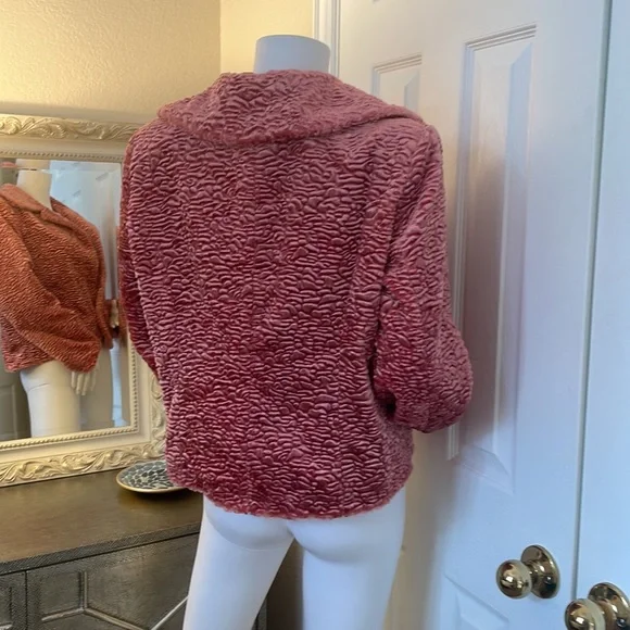 HAROLD’s Faux Fur Jacket with Hidden button closure down front. Like new - Picture 5 of 9